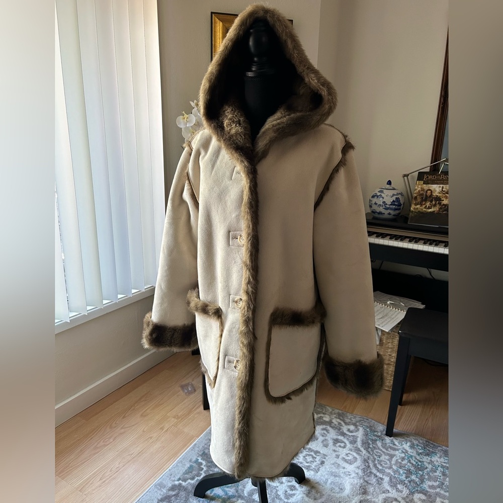 Faux suede and reversible knee length car coat. Dennis Basso size S.